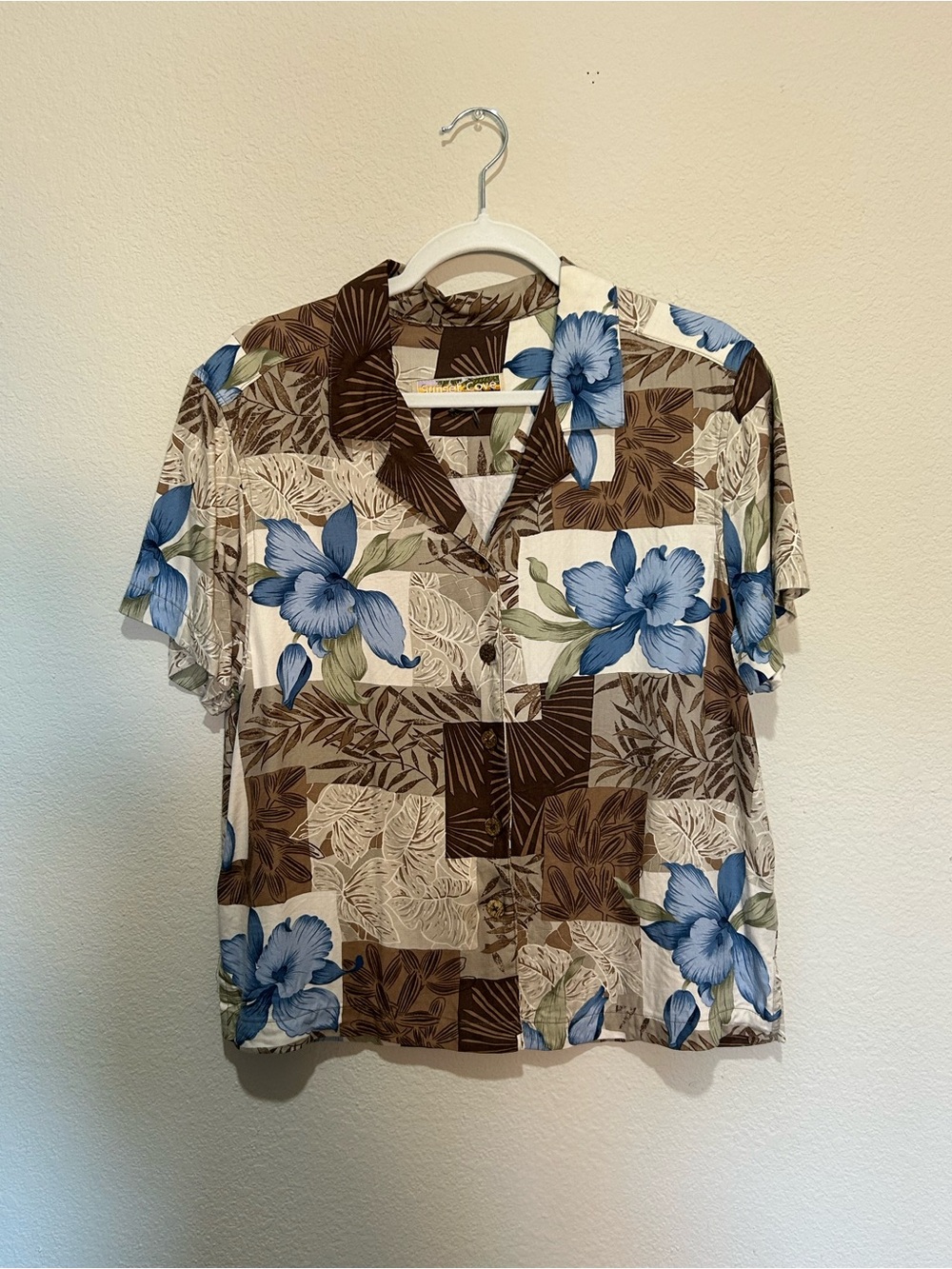 VINTAGE Sunset Cove Button-Front Hawaiian Shirt with Blue Floral Shirt Print